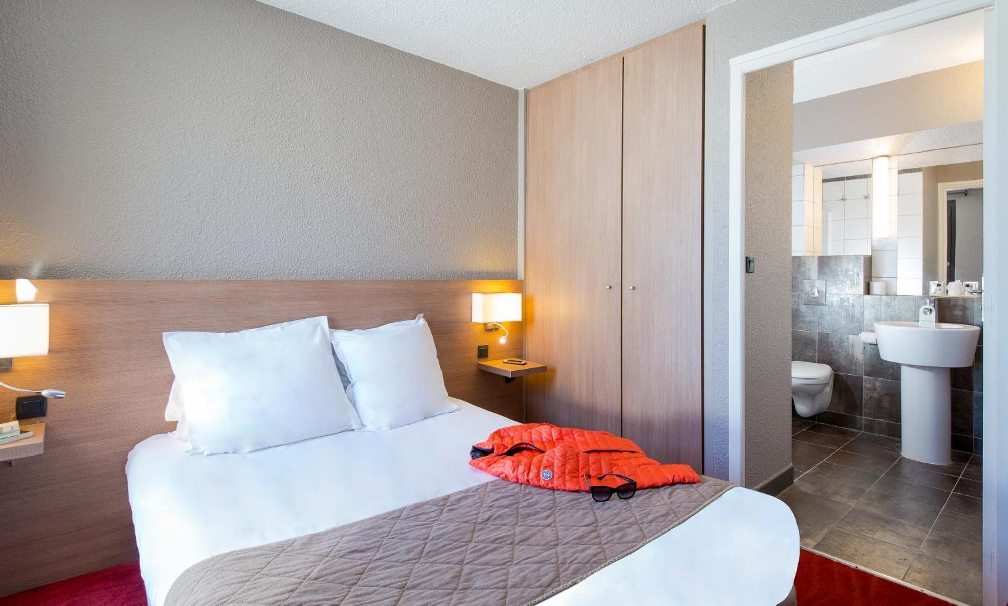 Hotel Sowell Le Pas Du Loup 3*